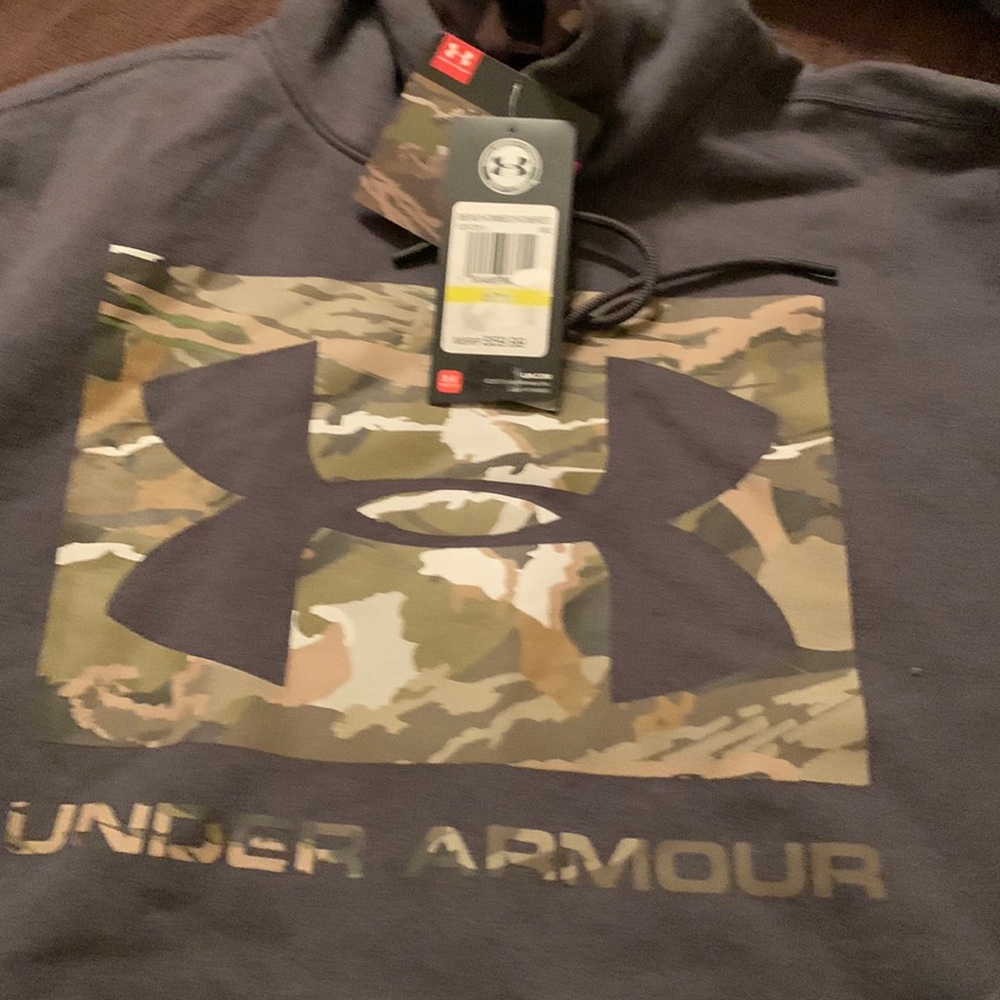 NWT Mens Under Armour hoodie